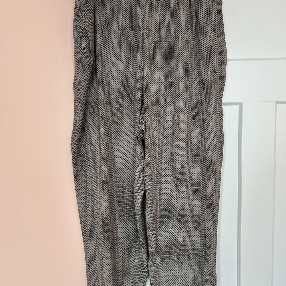 Eileen Fisher 100% silk crepe georgette pants. 1X - Picture 5 of 11